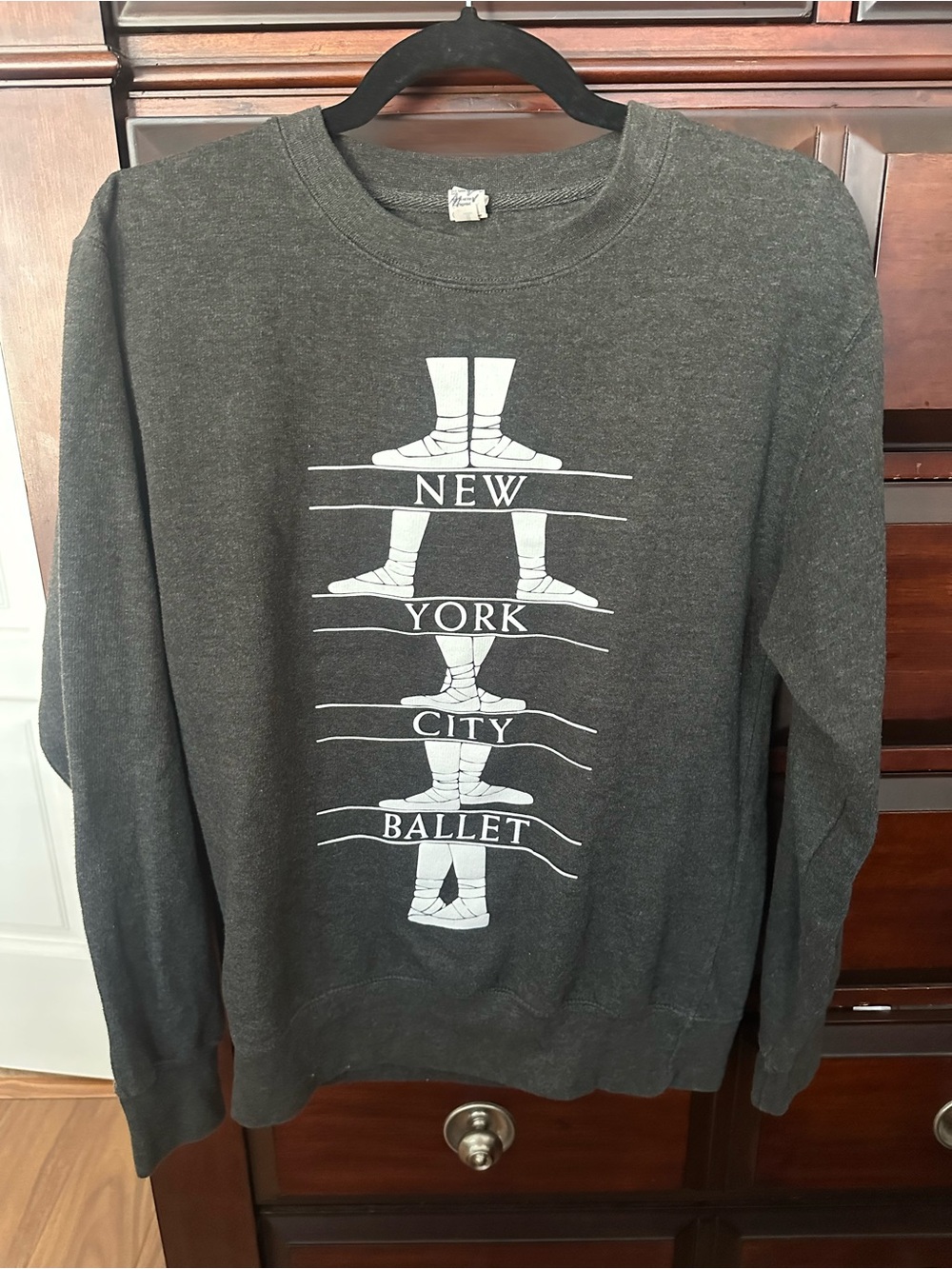 Women’s Sz Small New York City Ballet Crewneck Sweatshirt